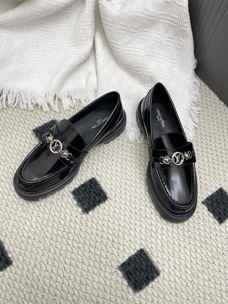 l0vis Vvtt0n loafers